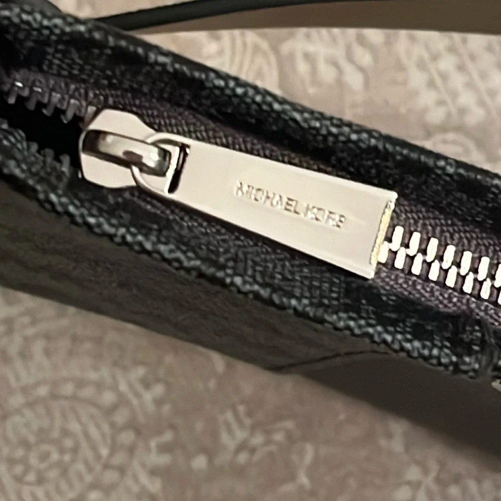 Brand New Michael Kors Black Zippered Belt Bag Fanny Pack w/ Silver Tone Accents